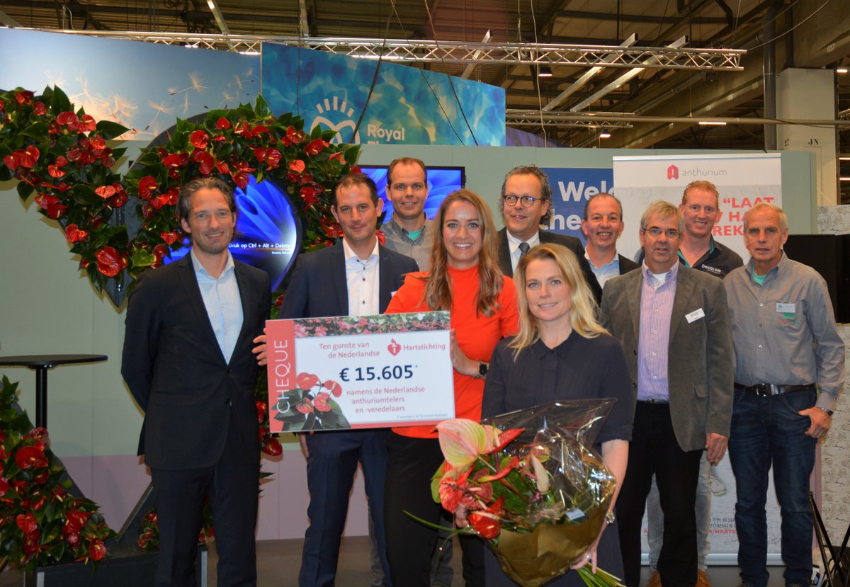 Anthuriumkwekers doneren maar liefst €15.605 aan de <a href="/Hartstichting/">Hartstichting</a>! Vanmiddag tijdens de <a href="/RFHTradeFair/">Trade Fairs by Royal FloraHolland</a> was de officiële cheque overhandiging