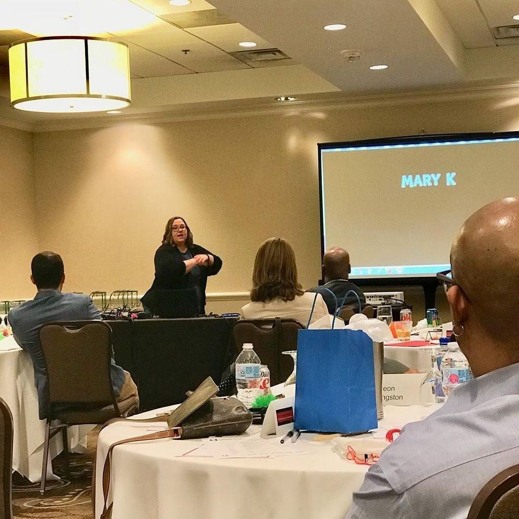 MaryKRadio's tweet photo. And then it was my turn ...#MentorProgram #leadersinqueue #urbanone https://t.co/f4lEoh6zgF