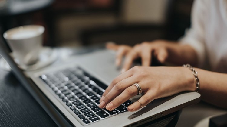 TheIntlWriter's tweet photo. Writing for prominent #publications can turbocharge your business and online #influence, but how do you get started? https://t.co/C7WDmVflWK https://t.co/Al2w5TWHwR