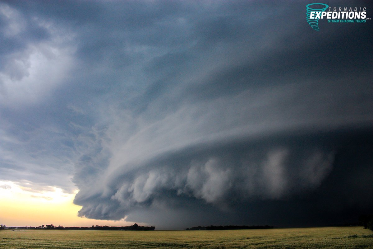 Where will you be this spring? Storm Chasing Tours by Tornadic Expeditions. TornadicExpeditions.com #StormHour #POTW #vacation #adventure #BUCKETLIST