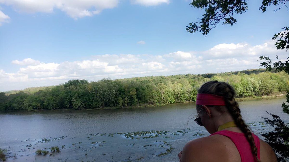 maejune_'s tweet photo. Happiest 20th birthday to my sweet friend/ adventure buddy/ hair braider that I miss oh so much!!! Miss finding places to get lost w/ you! Love you, Lex🎈💗🎉 @VaughtLexie https://t.co/fevIW01VRX