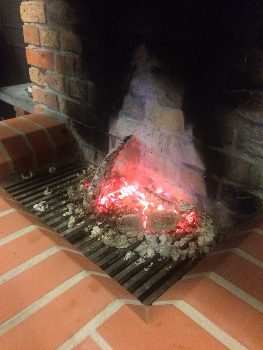 RL_Institut's tweet photo. The fire at our venue has burnt down, but the spark for #EnerPHIL just lit up. More to come soon!
Thank you for joining us at @euref Campus and good night. https://t.co/26guHsblAe
