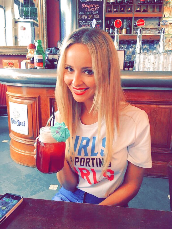 Grab yourself a beer cocktail at the <a href="/LowlanderLondon/">Lowlander Grand Cafe</a> 🍺 #beer #London #lowlander #drinks #cocktail #HappyHumpDay