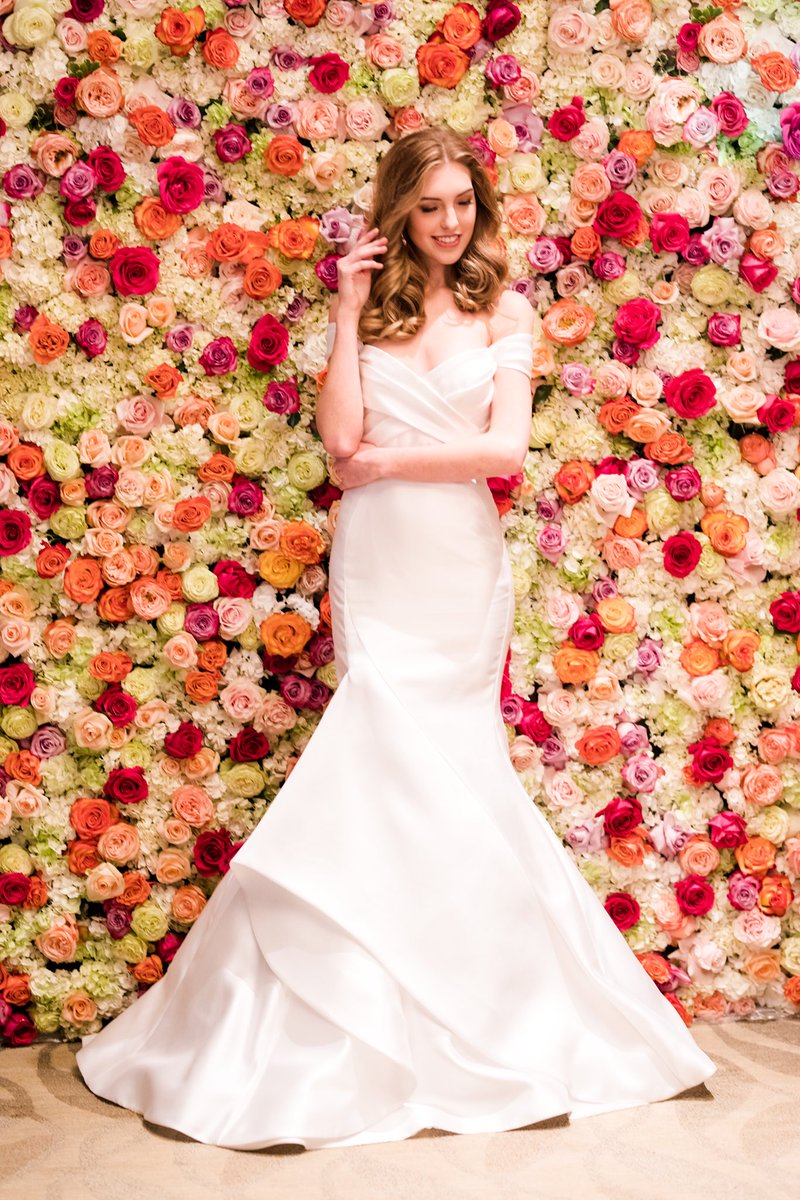 perfecttouchhou's tweet photo. A floral backdrop for your cloudy #Wednesday, a perfect way to brighten up your day and get you to smile 🌷- 📸Photo Cred.: bellalumi https://t.co/Y7YGUmaYjH