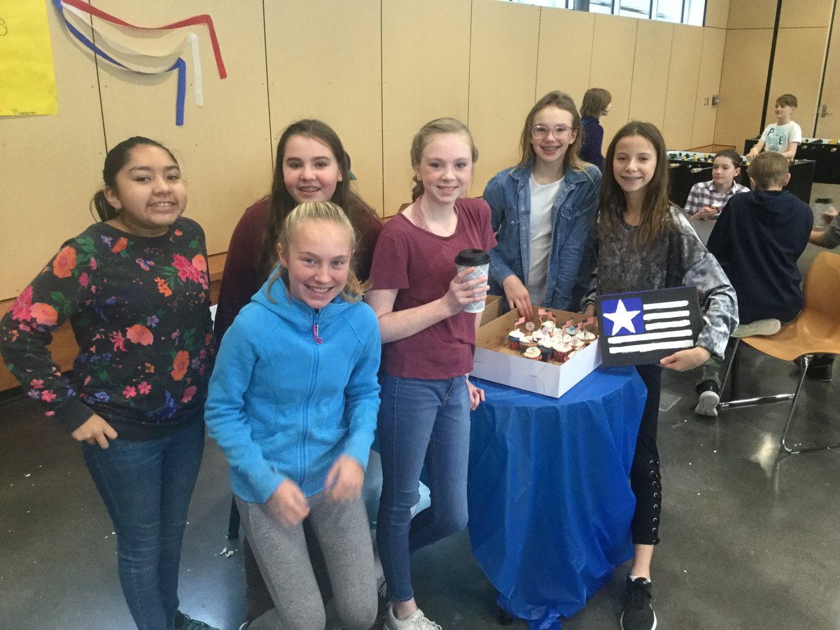 Islander_gators's tweet photo. Miss Guerriero's class hosts a Veteran's Day tea. #thankyou #🇺🇸 https://t.co/ngd31xR1Kn
