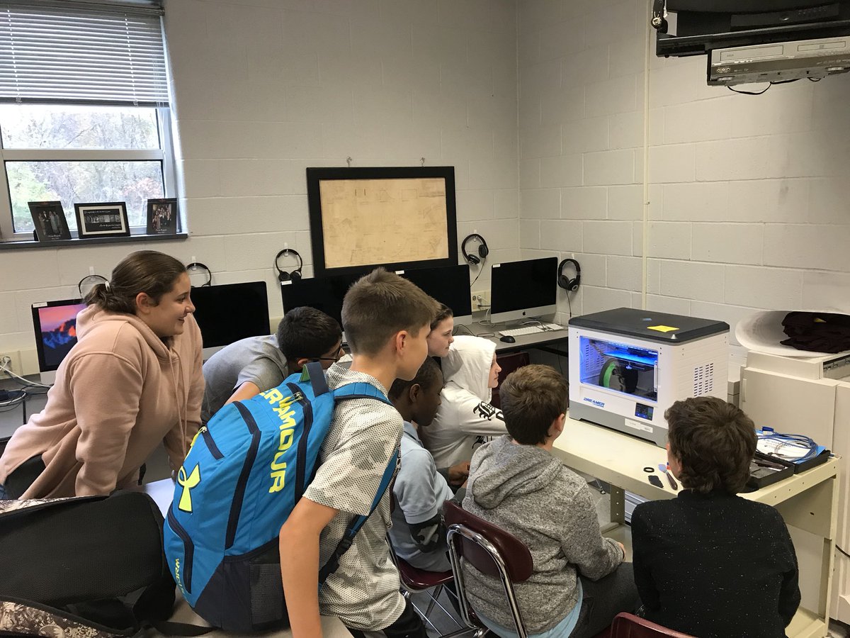 carahersey's tweet photo. Students in WIN are entranced by the 3D printer! #MASDProud @MMS_principals #MASDesigns https://t.co/370t2DK07r