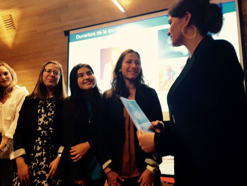 MarleneSchiappa's tweet photo. "La génération qui vient est orientée solutions et porte ses engagements avec enthousiasme. Le monde est à vous !" 
 #FemmesCOP23 de retour à #Paris pour la remise du livre blanc Femmes Santé Climat par les U-Reporters @laura_bellois @CheninCelia @leeann_michel @leacamilleri https://t.co/Dt7UI5I8n0