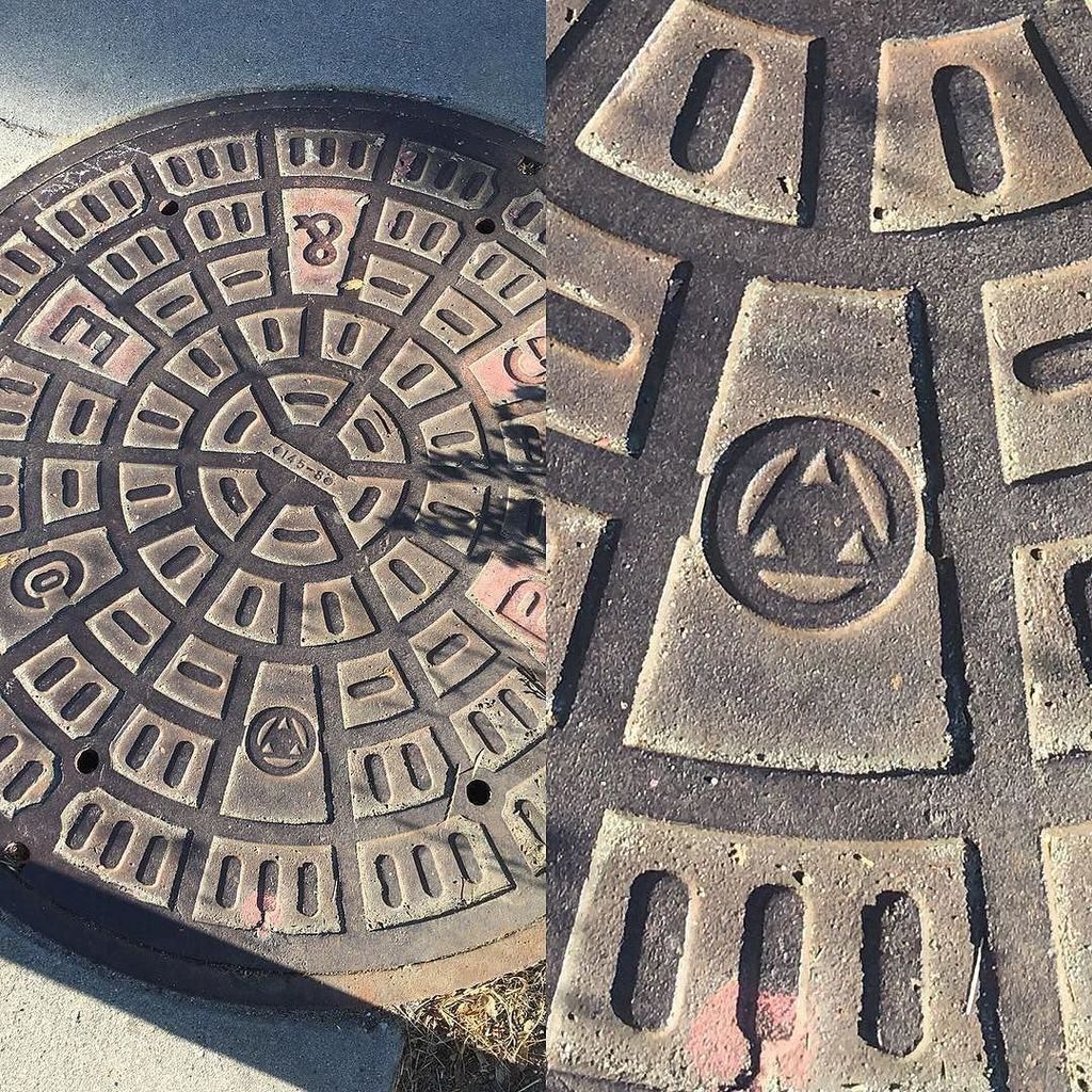 BizarreBay's tweet image. Spotting the secret lair?
.
📷: Photo and caption below from Ciara Barsotti @ciarabarsotti
・・・
Illuminati Sighting🔺… instagram.com/p/BbPykZphtc0/