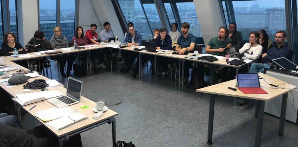 HISTOdigitaLE's tweet photo. Insgesamt 12! Fachdidaktiken @UniLeipzig haben heute Ideen für #OER in LehrerInnenbildung entwickelt I https://t.co/IiDVu4fSmQ wächst! Erste Ideensammlung: https://t.co/M6KaQIvm4d @OERinfo @OERsax @HWuschke @camehn @_jauch https://t.co/MPc3O8H8mb