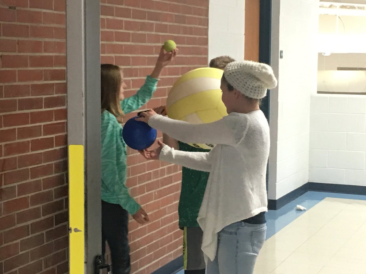 KimKusiciel's tweet photo. It’s a #SciQuest day in 5th grade at @AHSD25Olive! Everyone has a job in their Mission Control Crews and they are loving the interactive learning opportunities with each other. #ahsd25 #sciencerocks #d25learns #D25itspersonal https://t.co/yX3JmPvzKE