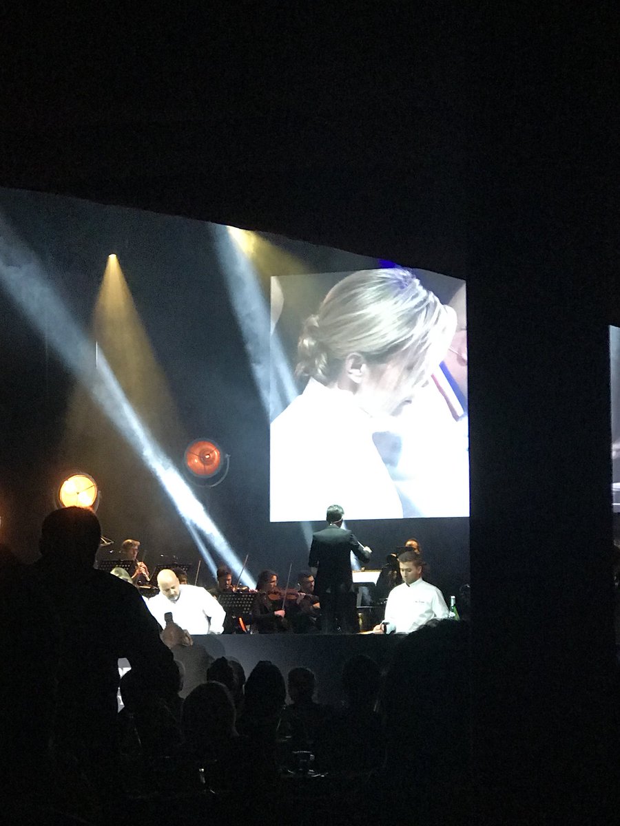 Opéra Food <a href="/SanPellegrino/">S.Pellegrino US</a> : dîner à 4 mains <a href="/FredericAnton/">Frédéric ANTON</a> x Antonio Buono + musique @thomasroussel 🎵🎻