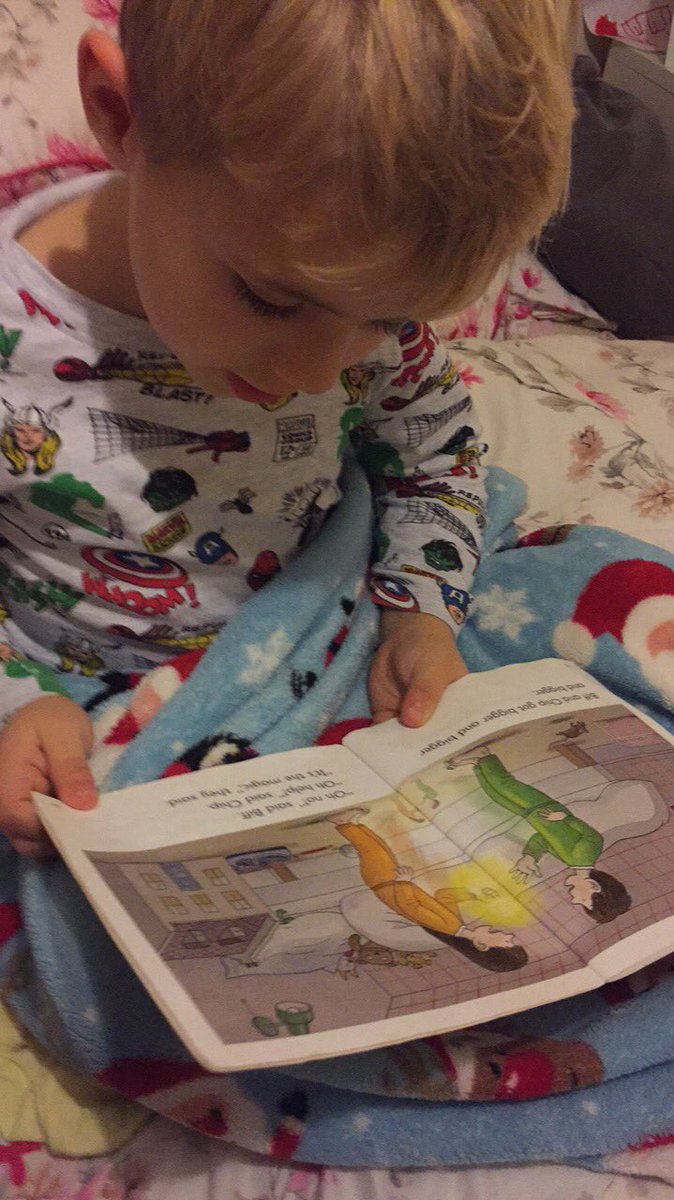 wends04's tweet photo. I loved this book as a child....great memories and now I have the pleasure of my child reading it to me. #themagickey #lovetoread #bedtimereading 😊 https://t.co/wvw9w62yHH