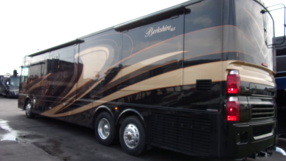 TotalValueRV's tweet photo. There's always a "Last One". Here she is, the last new 2016 #ForestRiver #BerkshireXLT 43A, a beautiful #TagAxle Class A #DieselPusher #MotorHome!
All her sisters have moved on, and she just want to find a loving family to #GORVing. Could it be you?
https://t.co/PHwxri3Ci2 https://t.co/K9LdWkiz49