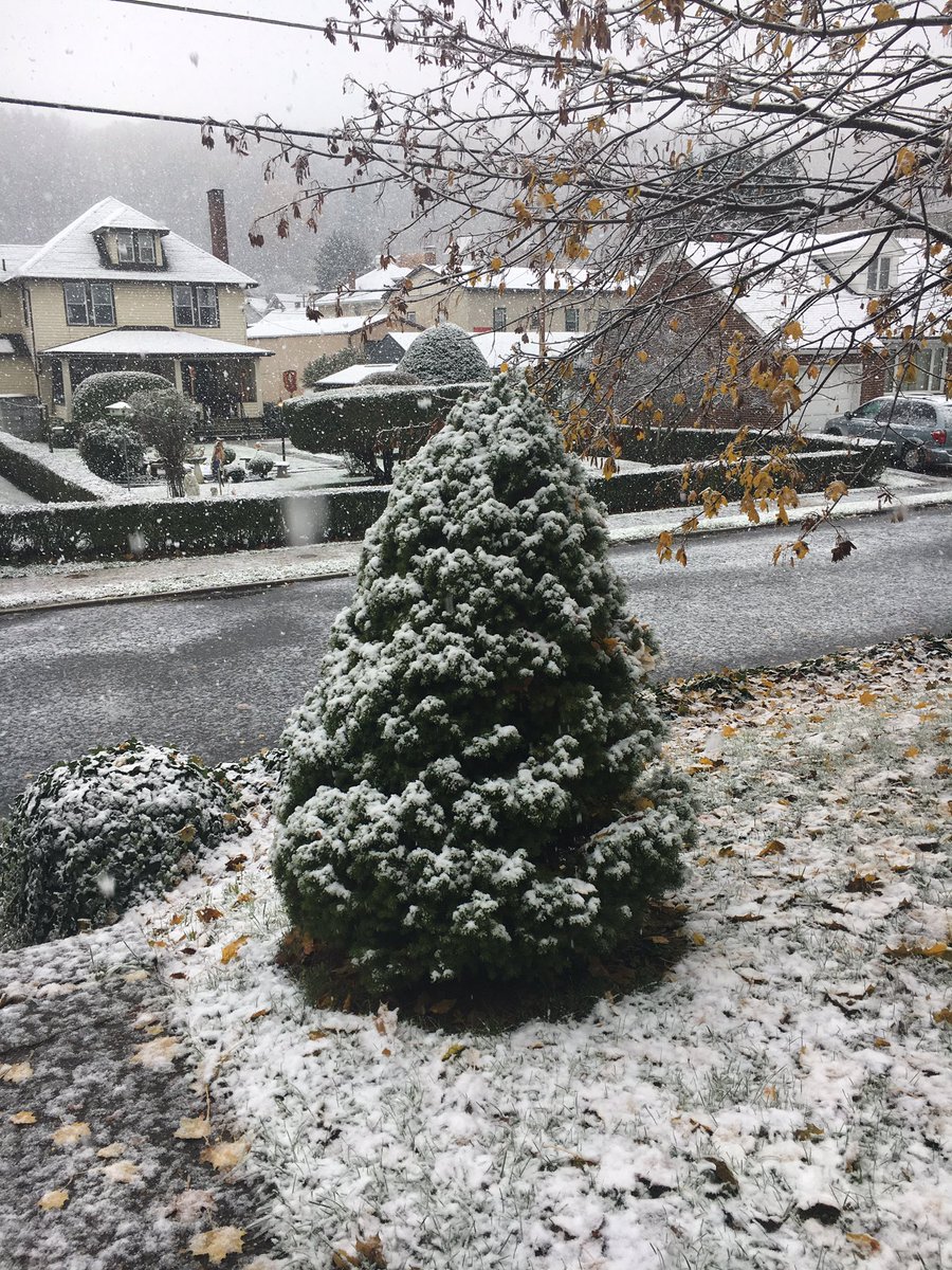 katedeater's tweet photo. @jimparson Guess what time it is in Western Pennsylvania? https://t.co/yVliQFz2L3