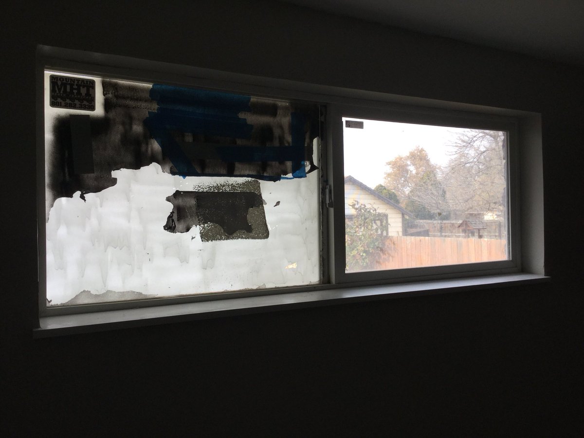 Klaumbaz's tweet photo. One more nasty window done. Thanks Frank for letting us help. (He’s camera shy). #WDHDE @JumperRussell @brianrose4403 @Alvarez2Joe https://t.co/aBFuOApoxr
