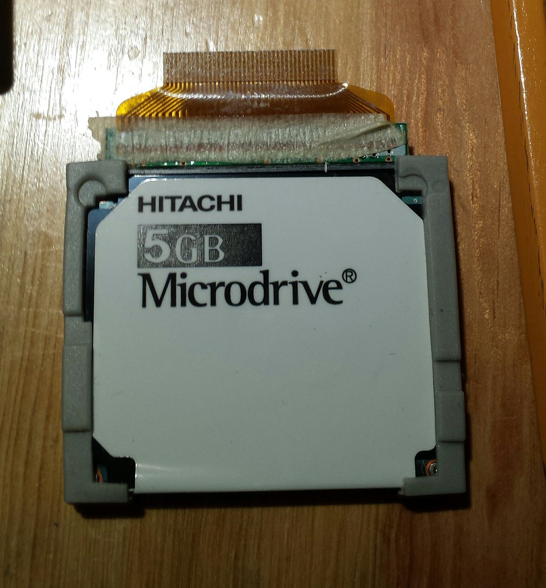 ajenjo017's tweet image. Estoy leyendo el Disco Duro más pequeño del mundo #microdrive