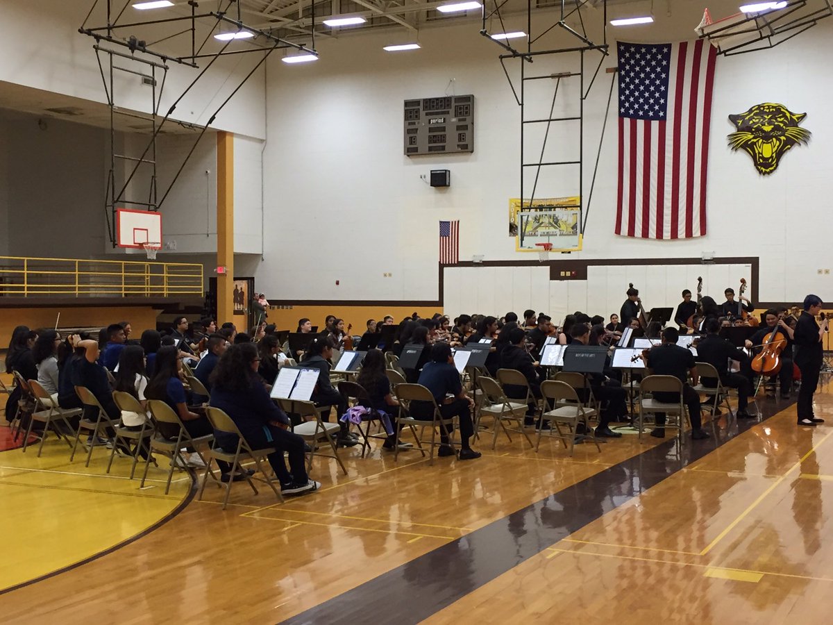 CraigKehrwald's tweet photo. Austin &amp; Armendariz orchestras bring Broadway to EP. #neverstopplaying @EPISDFIneArts #DiscoverEPISD https://t.co/kI4PK9K0mP