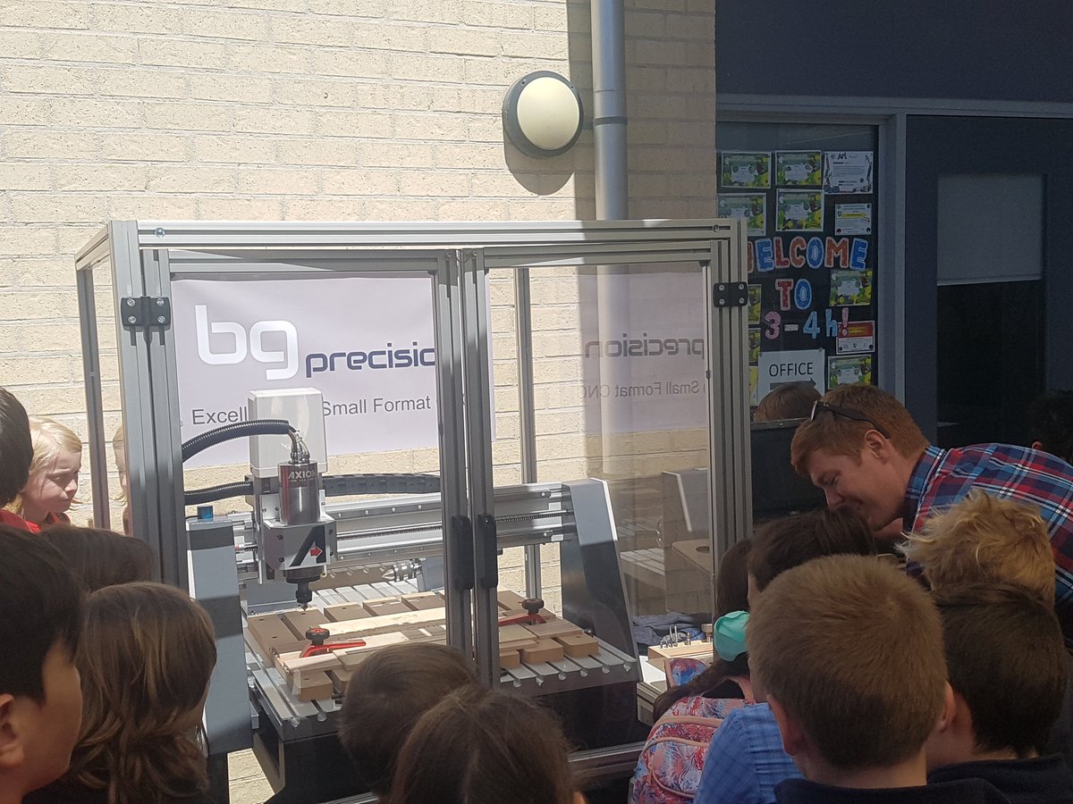 JoClyne1's tweet photo. Students immersed in their workshops #digitech17 @carrumps ping @HTAVed https://t.co/UaeCpzbV2U