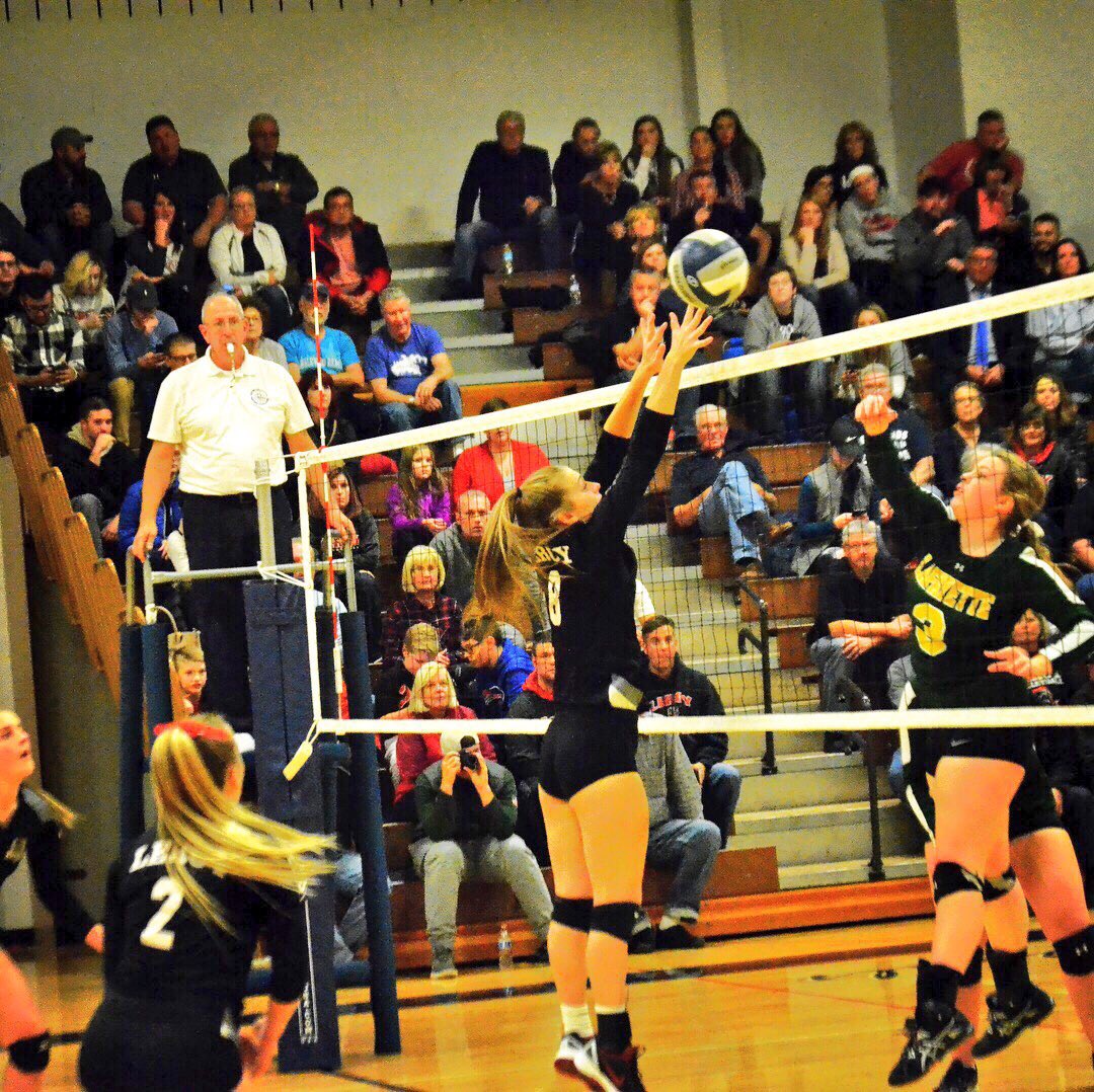 LeRoy_CSD's tweet photo. With @knightsvoll’s decisive 3 set win over LaFayette, the Knights go to 23-0 &amp; advance to the Far West Regional game‼️
This will be a blockbuster matchup vs. @PCS_Panthers (19-2) winners of 4 straight Sec VI Titles.
See you at Daemen College, Fri @ 11am!
#LetsGoKnights💪 https://t.co/COnuJmkgs5