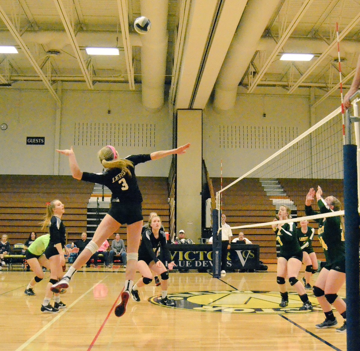 LeRoy_CSD's tweet photo. With @knightsvoll’s decisive 3 set win over LaFayette, the Knights go to 23-0 &amp; advance to the Far West Regional game‼️
This will be a blockbuster matchup vs. @PCS_Panthers (19-2) winners of 4 straight Sec VI Titles.
See you at Daemen College, Fri @ 11am!
#LetsGoKnights💪 https://t.co/COnuJmkgs5