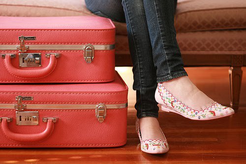 ENDtoDV's tweet photo. Always keep a packed bag ready. You never know when you'll have to leave quickly. #DVSafety #DomesticViolence https://t.co/NnwjbmoeqK