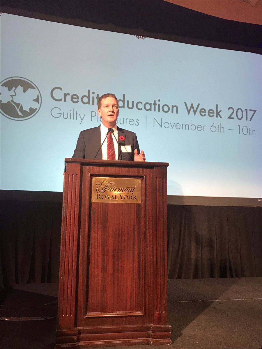 creditcanada's tweet photo. Thank you @PatForanCTVNews for being our emcee tonight for the 6th year! #cewc2017 #fml2017 https://t.co/sPOwQPVB7H
