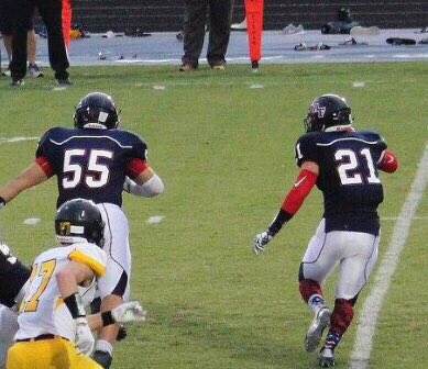 DrewOliver5542's tweet photo. Gonna miss you @jk_506 , I cherished every last play and every last block with you man. One helluva ride dawg. #ripBread&Butter https://t.co/eFvIr8ZzKm