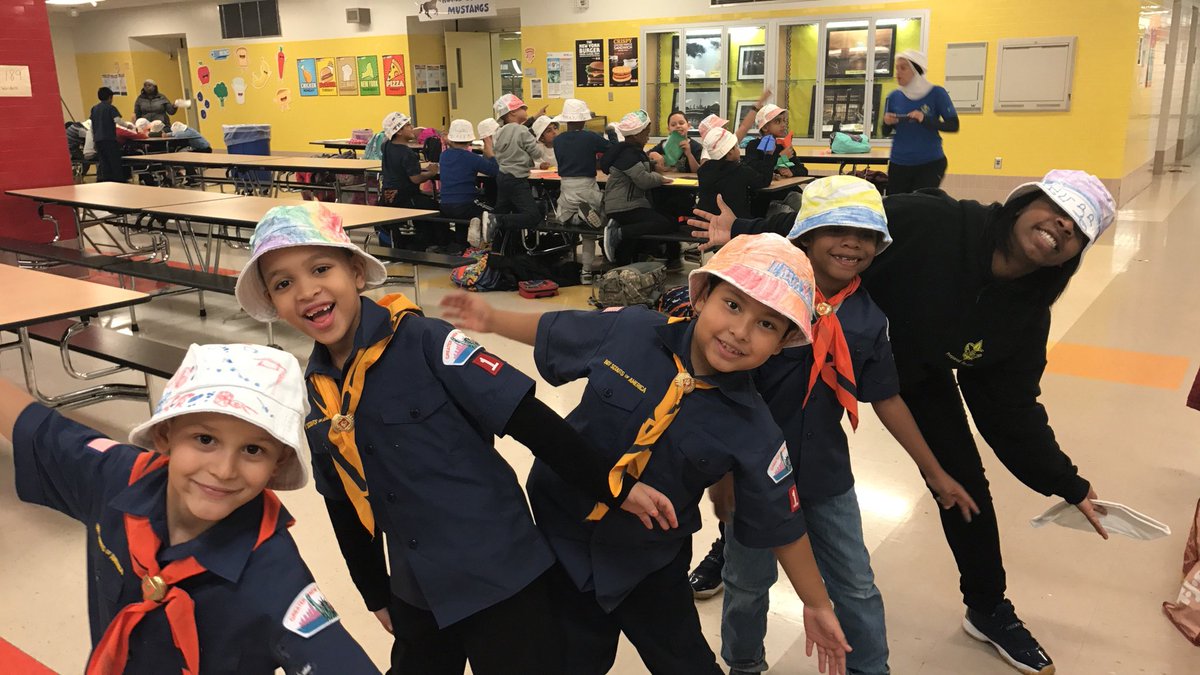 melvin_antigua's tweet image. Scoutreach Pack 13 get creative with own bucket hats @JosephNeisha