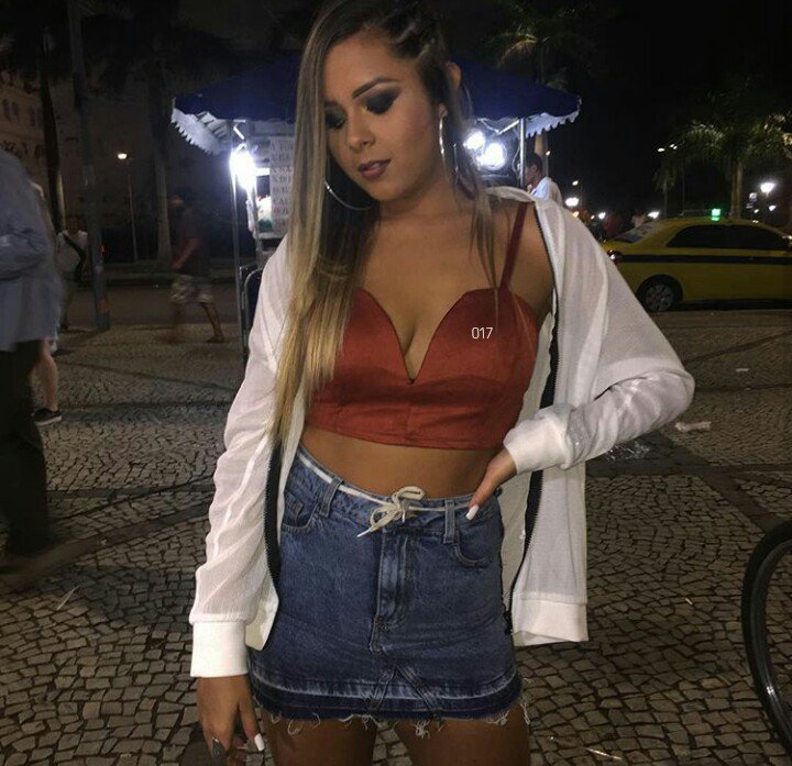 017alien's tweet photo. Só as gatas em tio https://t.co/LtROzJn5av