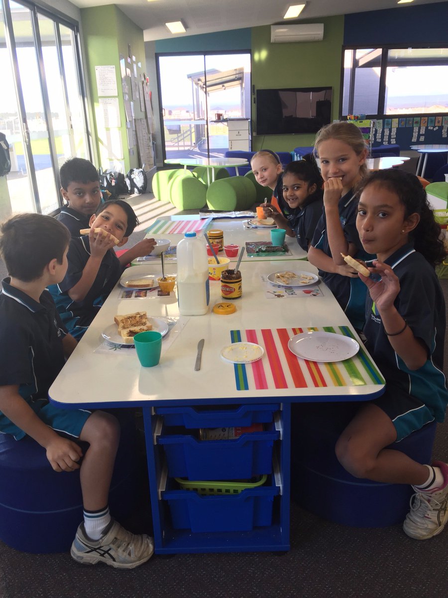 StLukesMP's tweet photo. Breakfast time at Activities Club this morning! We enjoy the opportunity to sit and enjoy breakfast together. #sharingameal #breakfasttime #6to6 https://t.co/9ViuLud9Ux