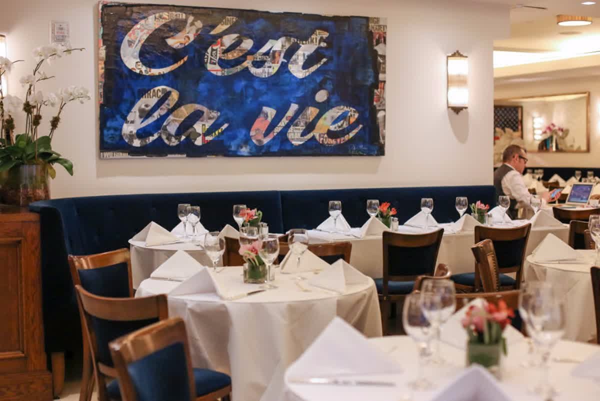 KBNNPR's tweet image. Make time for the little things like a glass of wine from @LeBilboquetNY 🍷 ✨ #CeLaVie #LifeIsShort #WineWednesday #LeBilboquet #Nyc