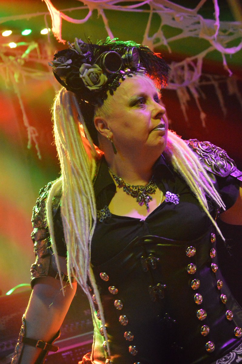 FlagPromoNews's tweet photo. #caudapavonis took Halloween in a medicinal storm @FleeceBristol supporting #TheBirthdayMassacre Photos by @DanDevour

@MusicTrespass @FlagPromoNews @Flagpromotions #SteamPunk #Punk #PunkRock @TBMassacre https://t.co/r6fTewWpQM