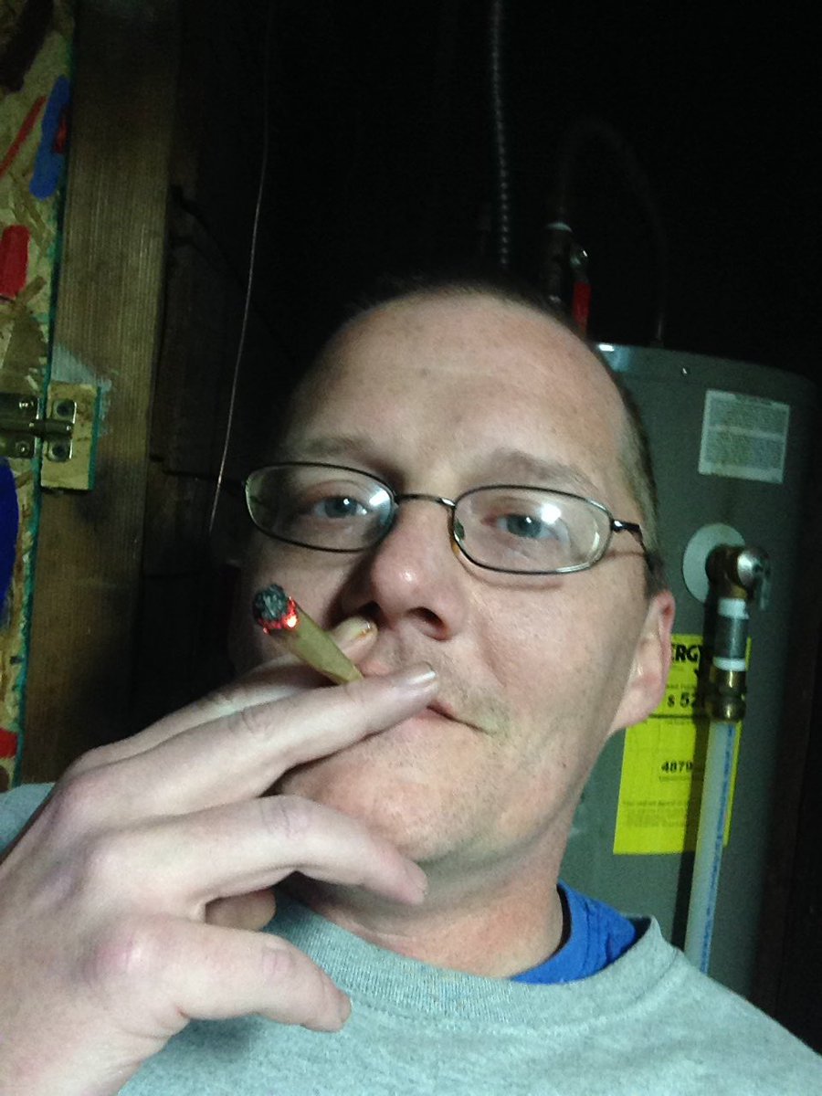Gamboi503's tweet photo. Rise and shine it's cone time #conetime #wakinbake https://t.co/B9KUPFee6L