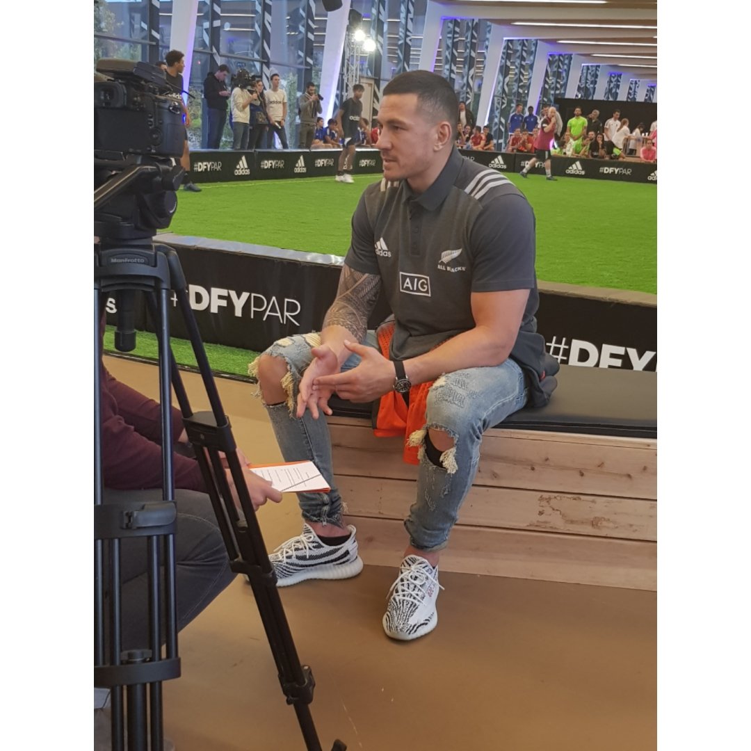 DrawNowo's tweet photo. J'ai rencontré @SonnyBWilliams 👌😏 merci le @LeRugbynistere !! #HereToCreate #adidas #DFYPAR https://t.co/OrIeV97G9n