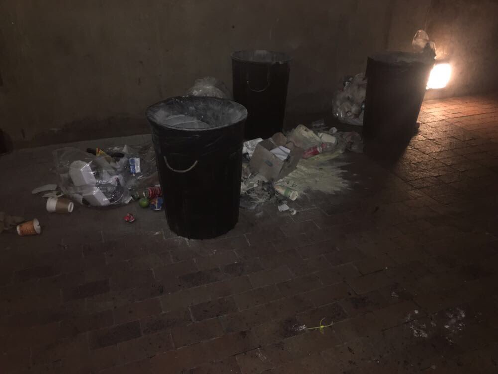 varsitynews's tweet photo. Bins outside the caf and level 6 Steve Biko were set alight. The flame is out. #UCTShutdown https://t.co/b7KOn8PFkG