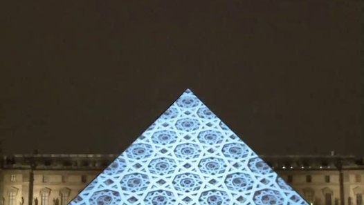 Van Gogh, Léonard de Vinci, Klein... Ils sont tous au Louvre d'Abou Dhabi par LEXPRESS.fr - Dailymotion buff.ly/2zFspWk Une scénographie de l'ATELIER ATHEM.