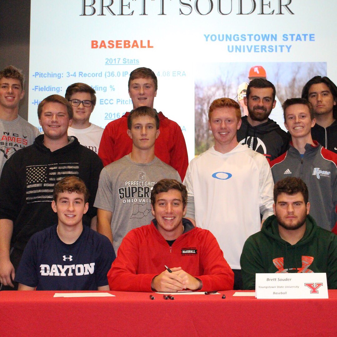 brett_souder22's tweet photo. Glad to make it official! #goguinsπ§ #fearthepenguin @YSUBaseball https://t.co/9uWkrndaa9