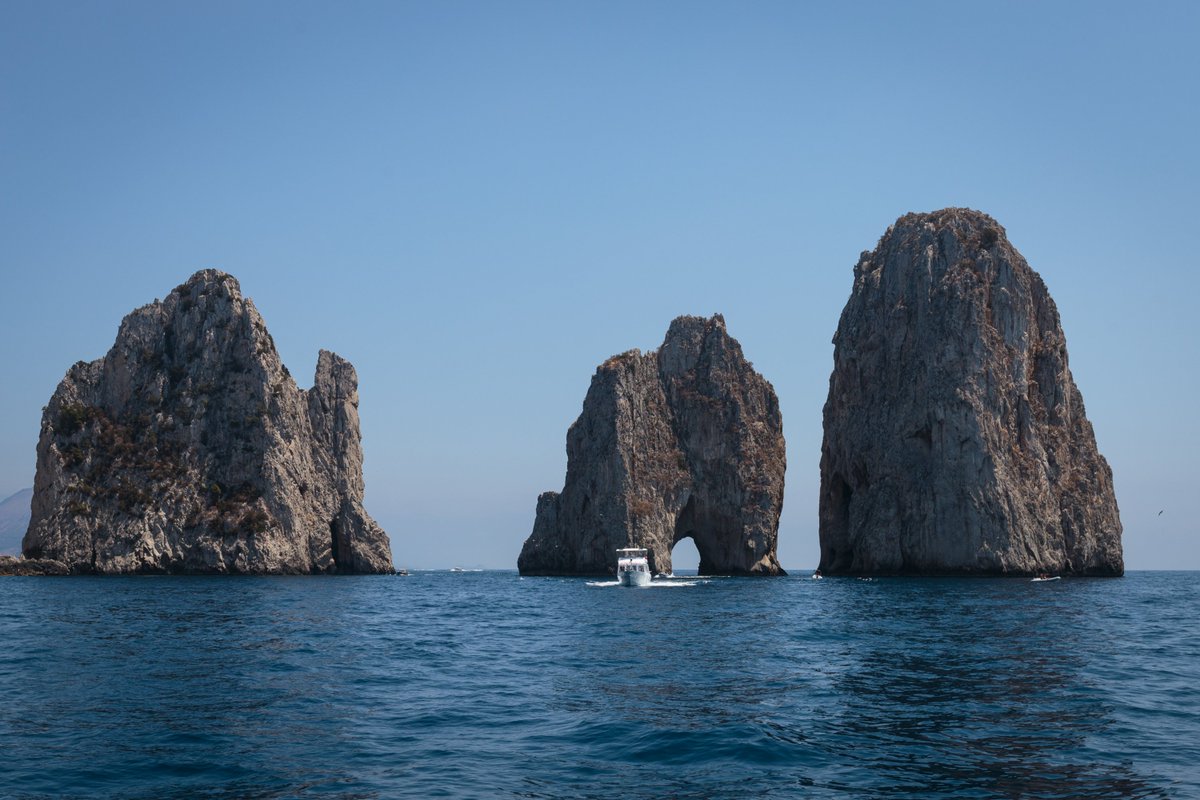 markofiorilli's tweet photo. Sea Stacks of Capri https://t.co/pWjvyUvg9G