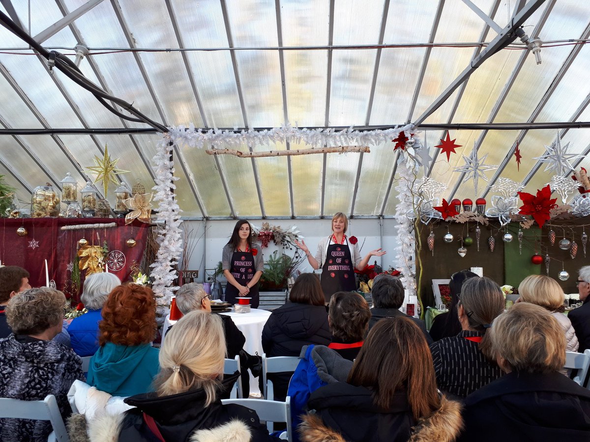 sab_jad's tweet photo. Marna Praill is very good at making things pretty. Here she talks gardens and decorating at #JasperCiN https://t.co/vK9QIZpdZm
