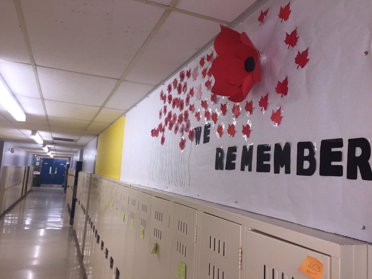 Poppies on display at Pierre-de-Coubertin Elementary in St-Leonard. @PDC_EMSB https://t.co/90Ezhp6rT6