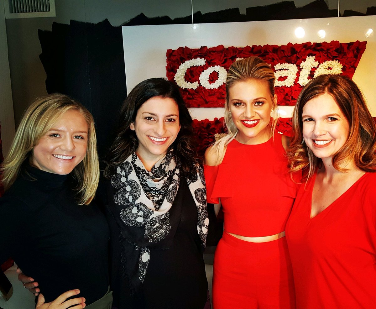 SoundsLikeNash's tweet photo. #OpticWhitePartner We loved getting beauty and red carpet tips from @KelseaBallerini! We can't wait to see her perform tonight at the #CMAAwards! #opticwhitexcma https://t.co/xV8NlVbyIZ