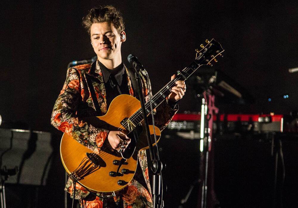 hsdwdarling's tweet photo. On different note, the quality of the pictures tonight is blessing me https://t.co/AmPAsMtqVT
