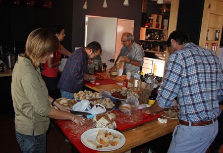 SlowFoodEx's tweet photo. Compartiendo un maravilloso #MenuForChange de #SlowFood  en el primer Encuentro Slow de Otoño PARA COMBATIR EL CAMBIO CLIMÁTICO DESDE LA COCINA, con recetas y platos elaborados con productos locales de temporada, de forma sostenible y a menos de 320 km. ¡Súmate al reto #EatLocal! https://t.co/ZY1AJosaI5