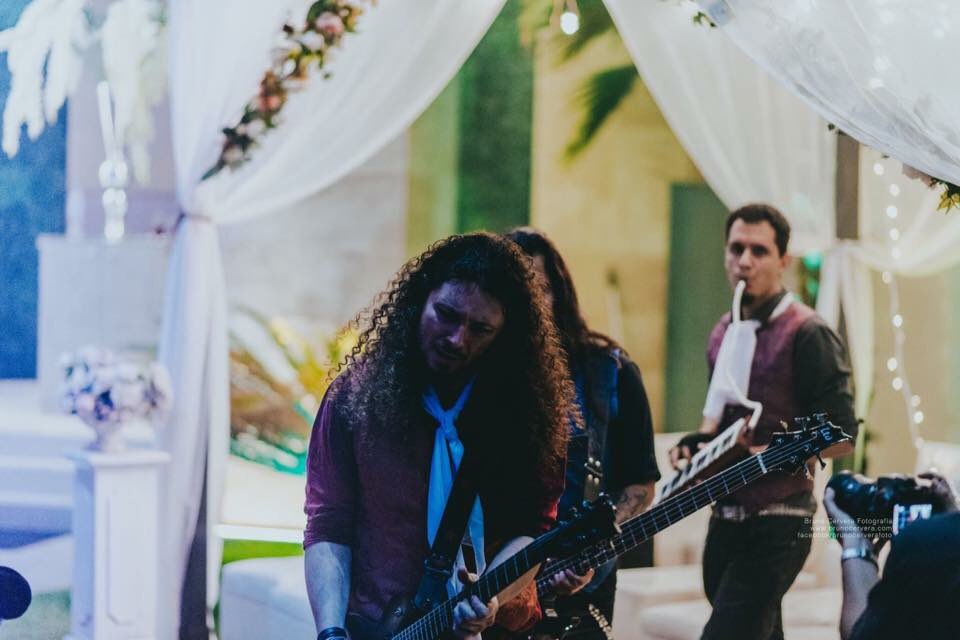 FUEGO3MUSICA's tweet photo. ¿Te gustaría tener a FU3GO en tu evento? 

Comunícate al 33 3361 3936 con nuestra Manager Karla Vigil.

Fotografía por @brunnocervera 

#FU3GO #eventos #ThePowerOfRockAndRoll #rock #gdl #eventosFU3GO #sociales #weding #showtime #show #boda #15años #fiesta #party https://t.co/BcEbLW1RW3