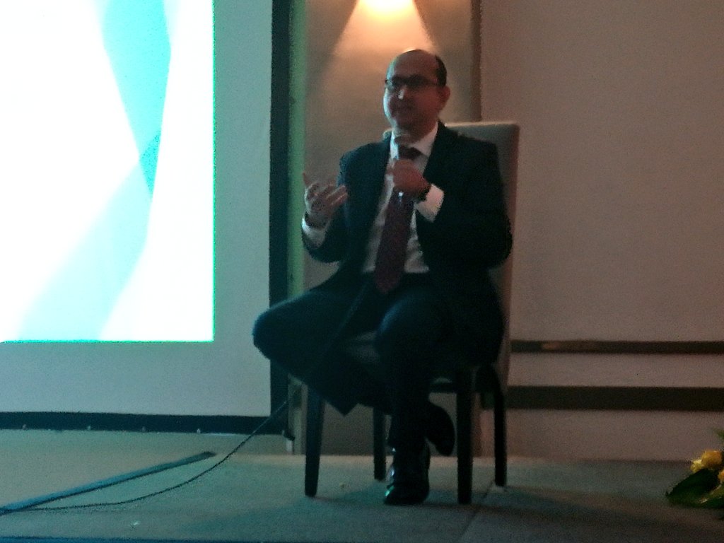 LMBBanorte's tweet photo. El Coordinador de Medios de LMB, @Pelotauro, en una charla sobre la comunicación en off season #SummitLMB2017 https://t.co/fY35T5xdjF