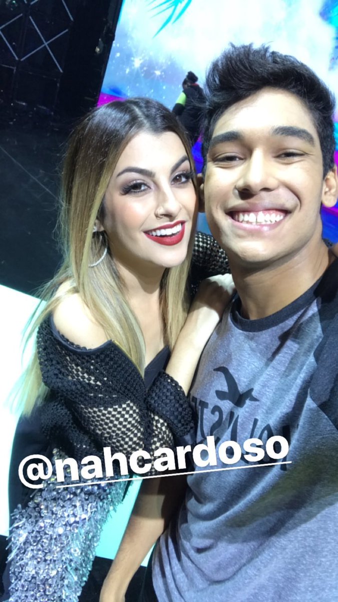 PortalAuthentic's tweet photo. Authentic com a @nahcardoso no #meuspremiosnick https://t.co/fvlpxC0FvA