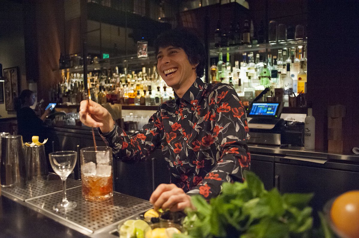 LaszlobarSF's tweet photo. Shaken or stirred? How do you like your #cocktails? #sf #bartender #sfnightlife #missiondistrictsf https://t.co/OZZVn06YOT