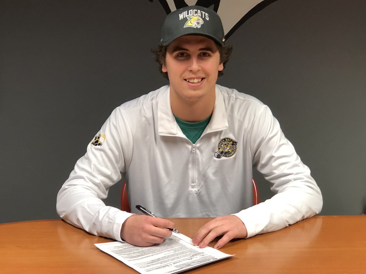 GamblersHockey's tweet photo. Congrats to Antigo, WI native, #Gamblers D @chuck8771 on signing with @NMUHockey. #GoGamblers #NLI Day. https://t.co/xkI1xP7AZr