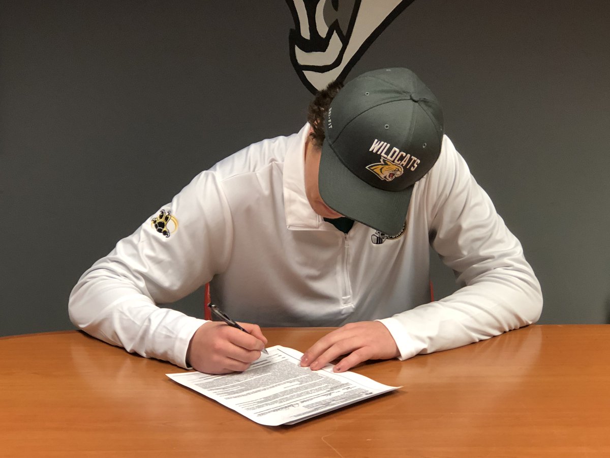 GamblersHockey's tweet photo. Congrats to Antigo, WI native, #Gamblers D @chuck8771 on signing with @NMUHockey. #GoGamblers #NLI Day. https://t.co/xkI1xP7AZr