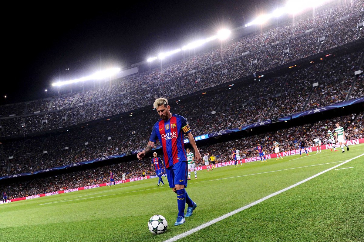 A7medikareem's tweet photo. وحدو وحدو 👑 #leomessi #messidid #BeBarça #viscabarcha https://t.co/GfEEWxCHco